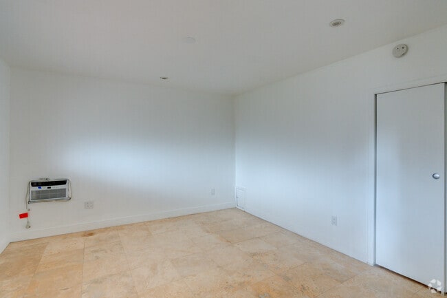 #101 Bedroom - 1316 NE 105th St