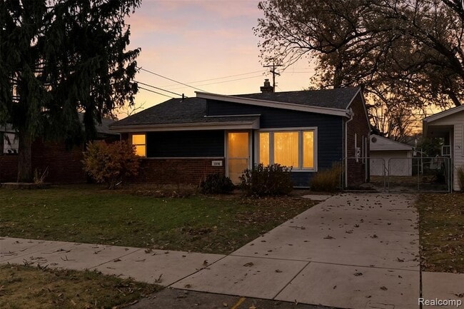 Building Photo - 25118 Lehigh St