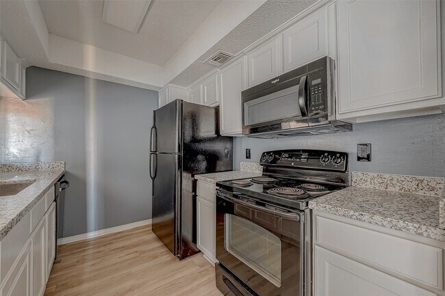 Photo - 2830 S Bartell Dr Unit 311
