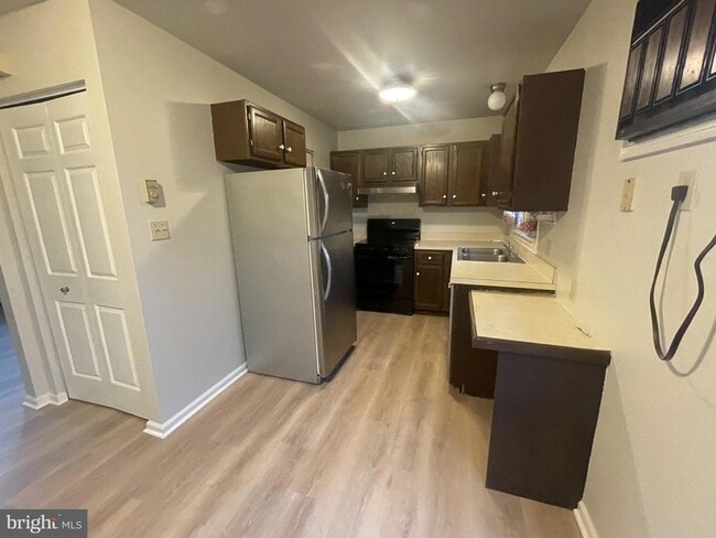 Photo - 203 Cross Keys Dr
