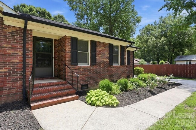 Photo - 6299 Spring Ct Ln