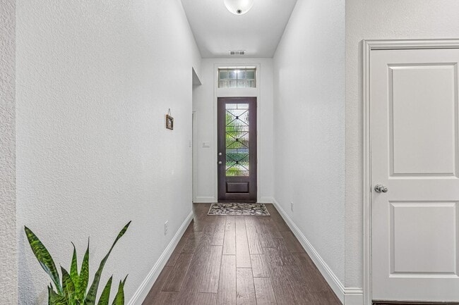 Photo - 808 Parkland Dr