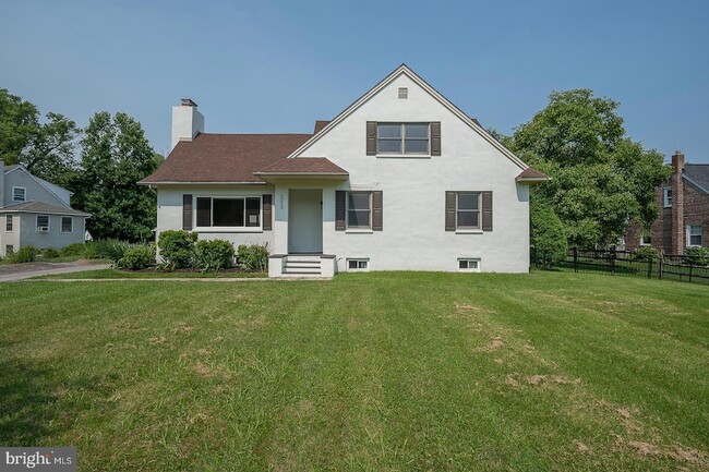 Building Photo - 353 S Old Middletown Rd