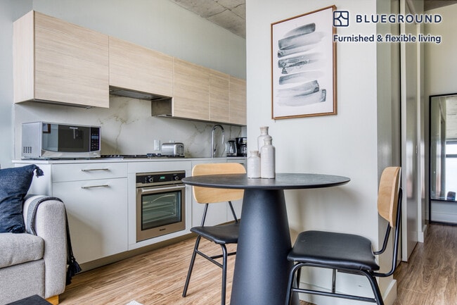 Photo - 165 North Des Plaines Street-SI FL10-ID643 Unit SI FL10-ID643