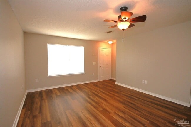 Photo - 1077 Antigua Cir