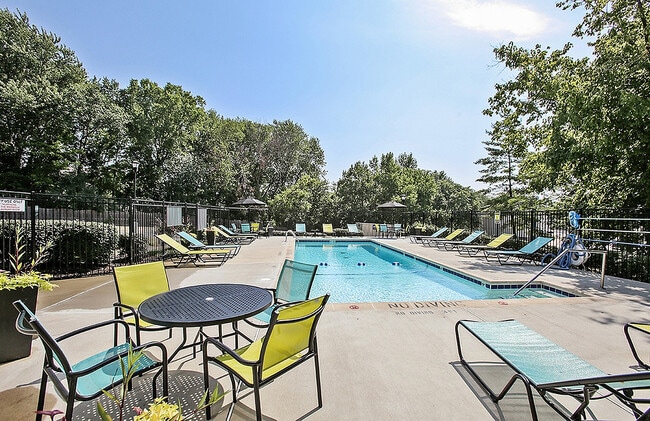 Building Photo - The Avalon