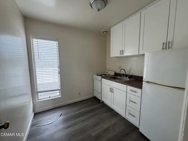 Photo - 13507 Victory Blvd Unit 11