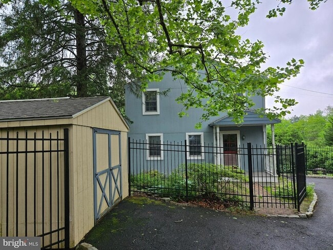 Photo - 242 S Sugan Rd