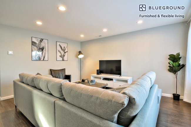 Photo - 725 San Simeon St