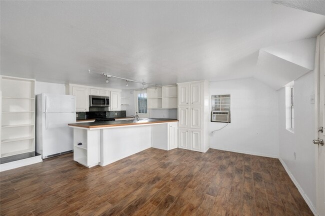 Photo - 1959 Lexington St Unit B