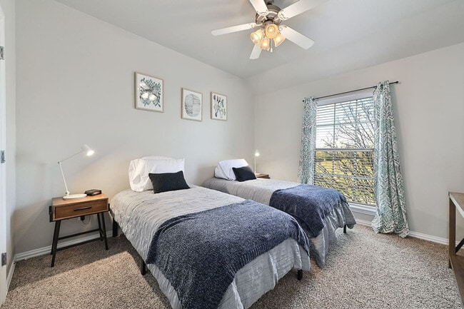 Photo - 1001 Krenek Tap Rd Unit ID1328064P