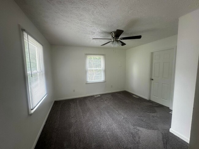 Photo - 95 Glass Ave