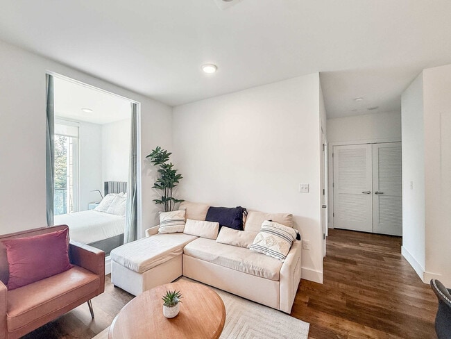 Photo - 1240 Cadwallader St Unit ID1264162P