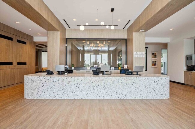 Building Photo - Sycamore Springs