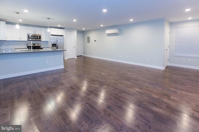 Photo - 1228-32 W College Ave Unit 4