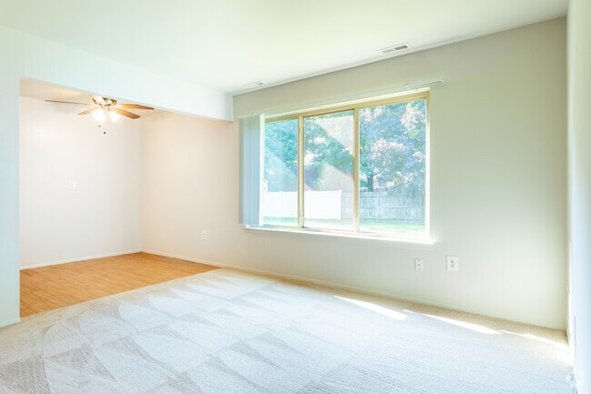 2 BR, 1 BA - 900 SF - Ashbury Place Apartments