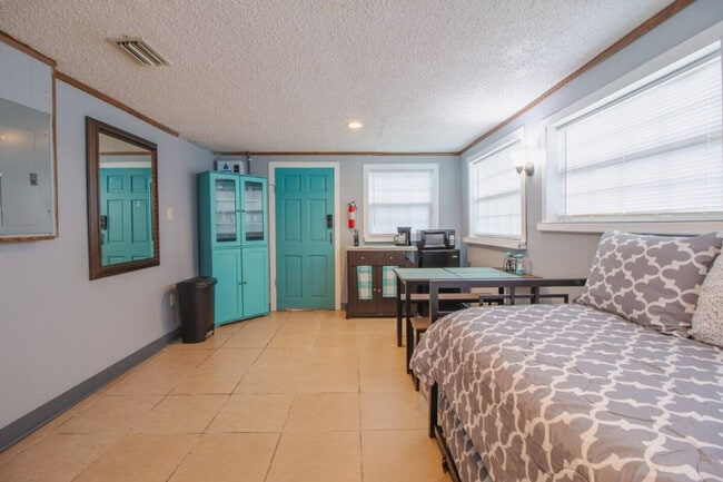 Building Photo - 1731 Grayson Dr Unit ID1094207P