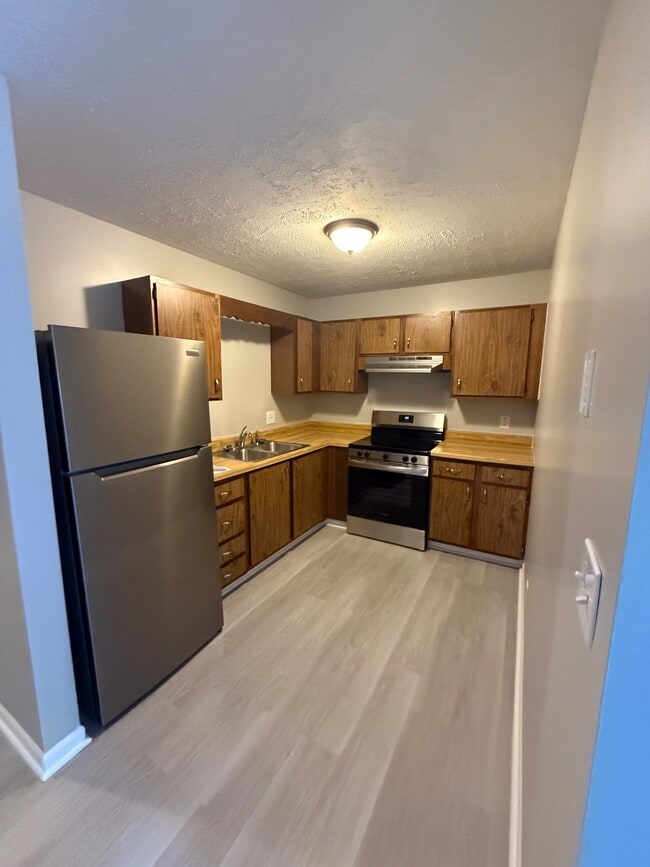 1x1 Kitchen - Secret City Apartments