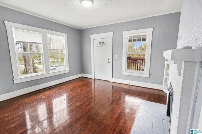 Photo - 2335 20th Pl SW