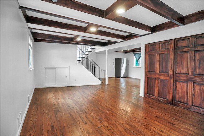 347 Old Town Rd Rental East Setauket - Image