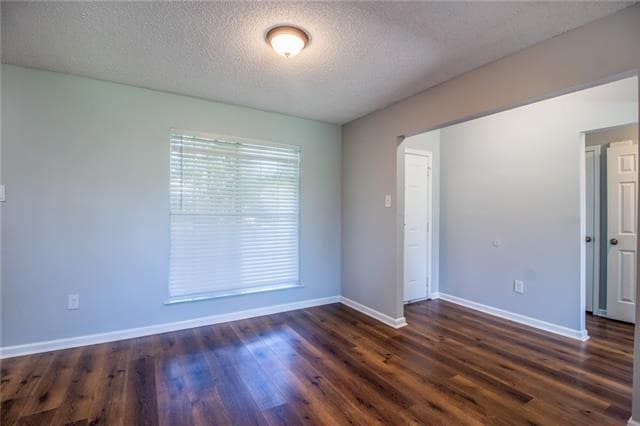 Photo - 24 Oxford Dr