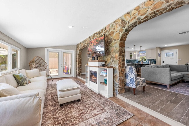 Photo - 128 Martin St Unit ID1250956P