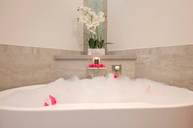 Photo - 912 N Niheu Pl