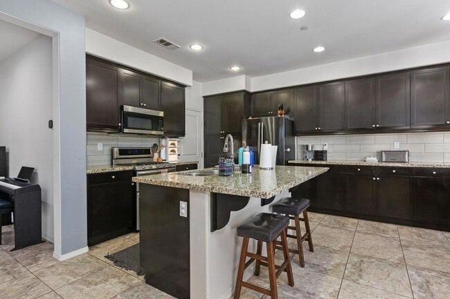 Photo - 360 Calle Vela