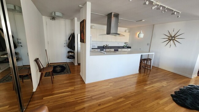 Photo - 340 W Diversey Pkwy Unit 2719