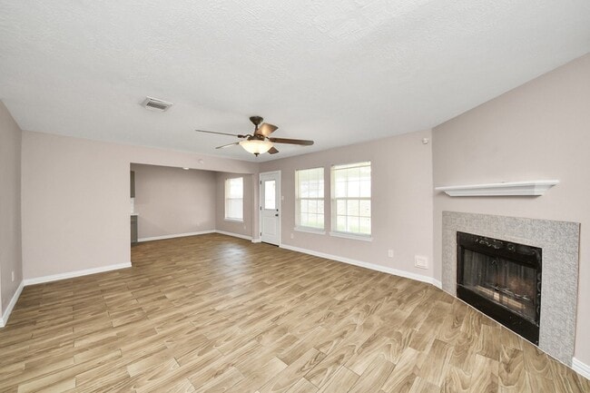 Photo - 3919 Vauxhall Dr S