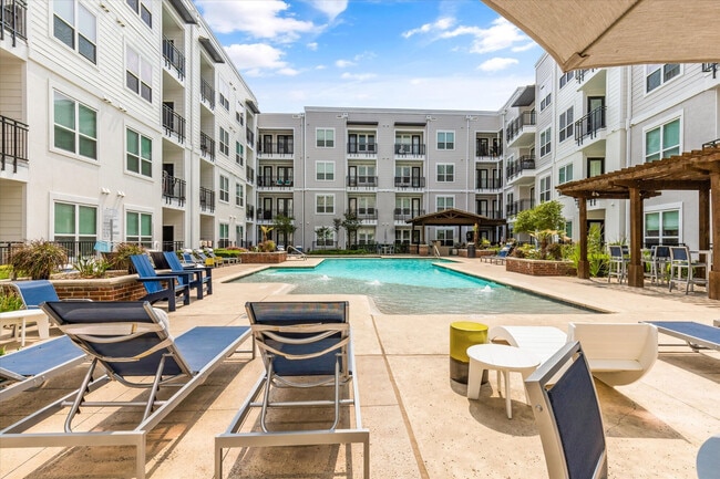 Photo - Lakeside Urban Center