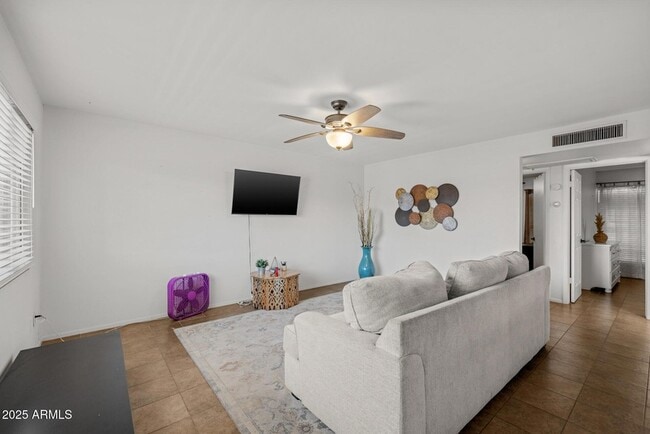 Photo - 6008 W Augusta Ave