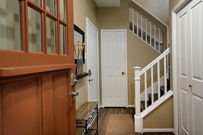 Photo - 60 Woodlily Pl