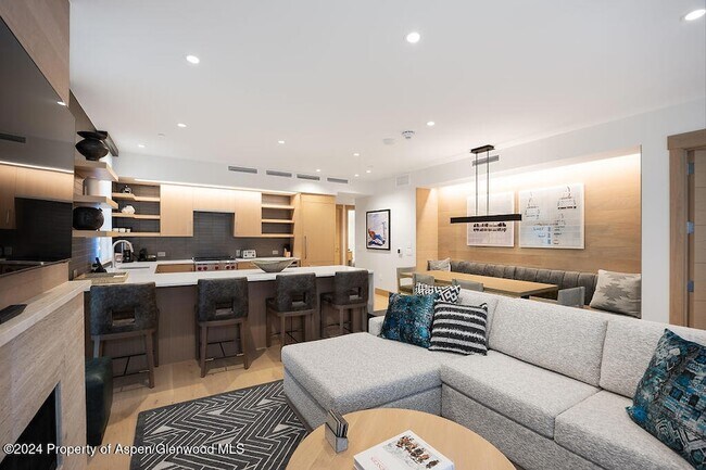 Building Photo - 130 Wood Rd Unit 464