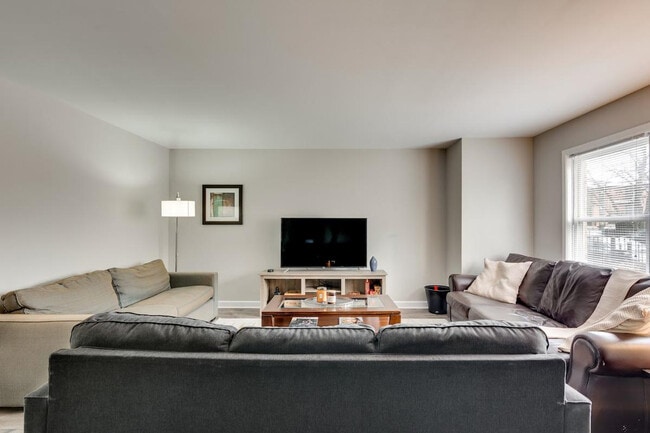 Photo - 226 S Hoyne Ave Unit ID1255624P