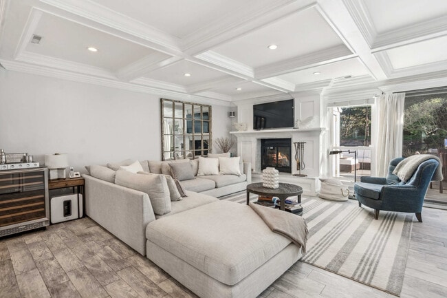 Building Photo - 50 Hubbard Ln Unit ID1023418P