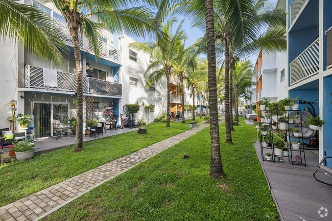 Courtyard - MIA Airport Villas