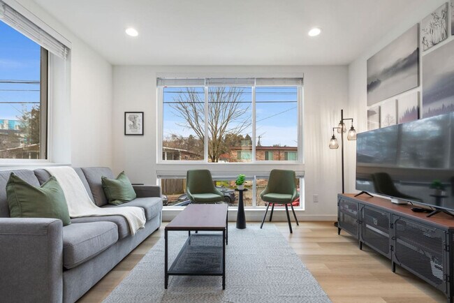 Building Photo - 7510 43rd Ave S Unit SI FL2-ID1569699P