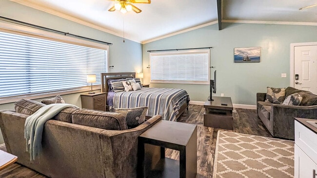 Photo - 918 S G St Unit SI ID1336268P