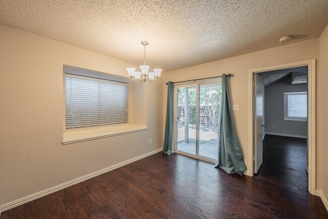 Photo - 6402 Valleybrooke Ct