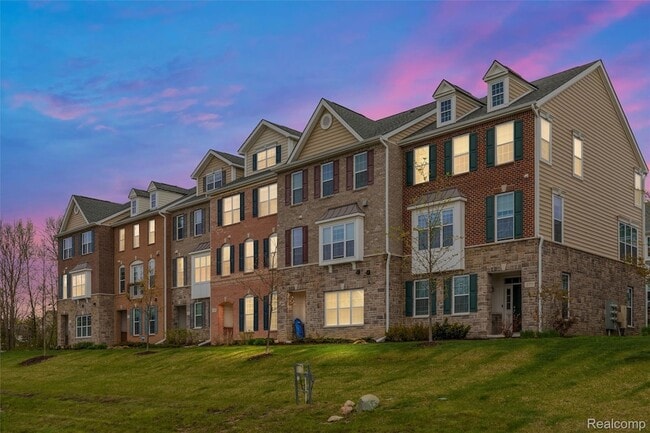Building Photo - 2769 Ashcombe Dr.