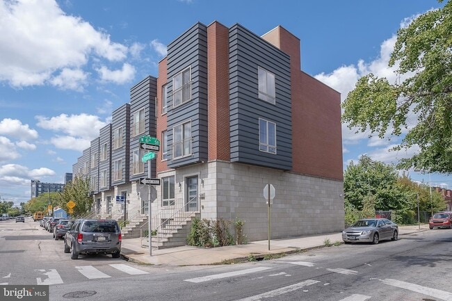Building Photo - 601 Poplar St