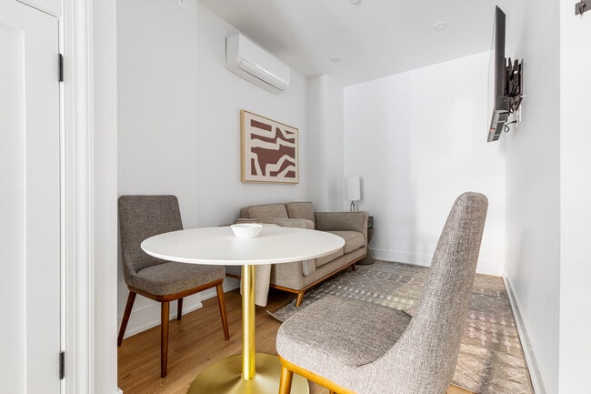 Photo - 307 W 39th St Unit FL2-ID2110