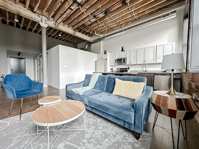 Photo - 403 W 4th St N Unit SI ID1352446P