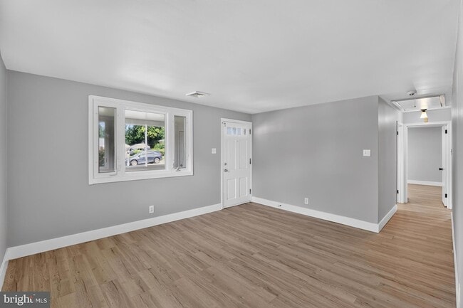 Photo - 1539 Reservoir Ave