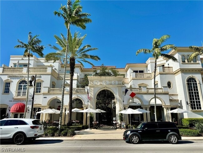 Building Photo - 365 5th Ave S Unit 303