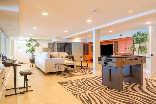 Photo - 5627 Illahee Road NE Unit ID1347349P