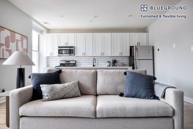 Photo - 911 W School St Unit FL1-ID944