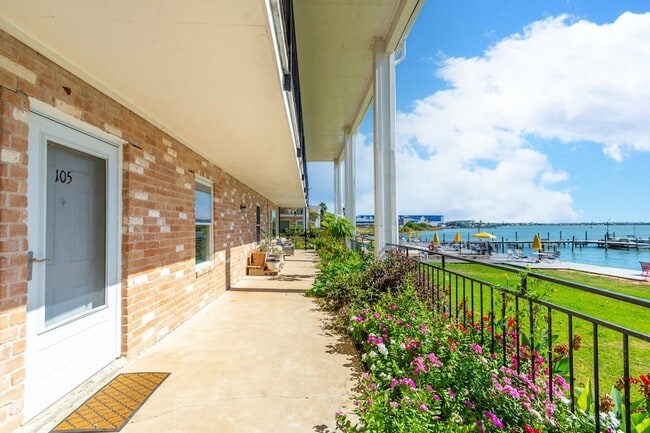 Building Photo - 3535 E NASA Pkwy Unit 105