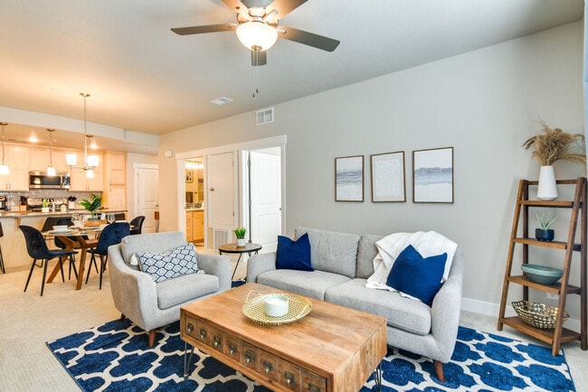 Photo - 4642 Hahns Peak Dr Unit SI FL2-ID1546054P